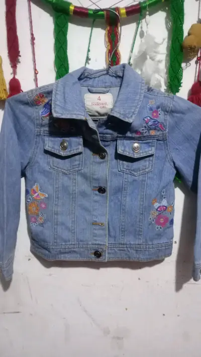 Chaqueta de mezclilla bordada para niña - miniatura 1