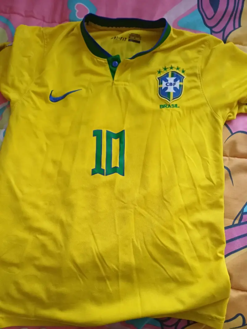 Camiseta Brasil Nike amarilla