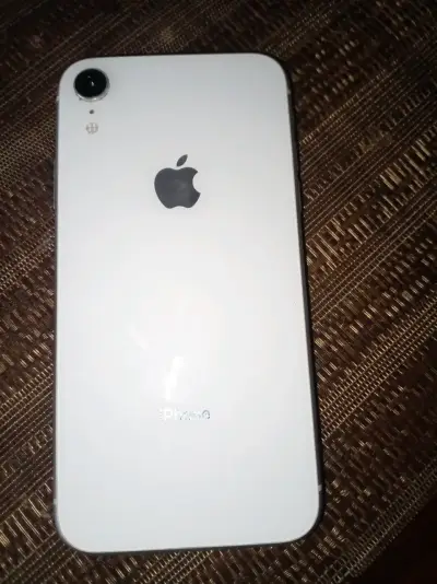 iPhone blanco en buen estado - miniatura 1