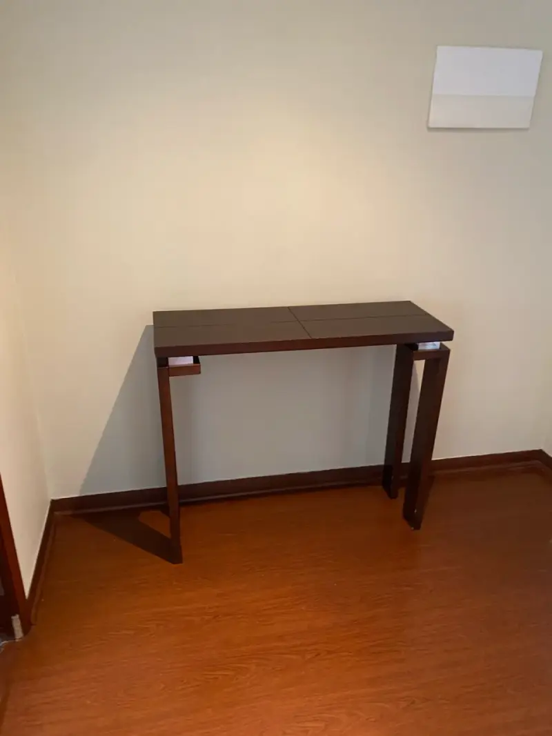 Mesa de entrada arrimo de madera - 1