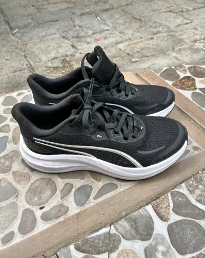 Zapatillas negras Puma deportivas - miniatura 2