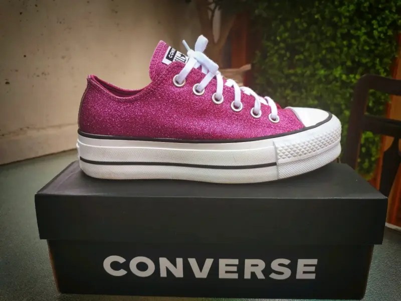 Zapatillas Converse fucsia con glitter