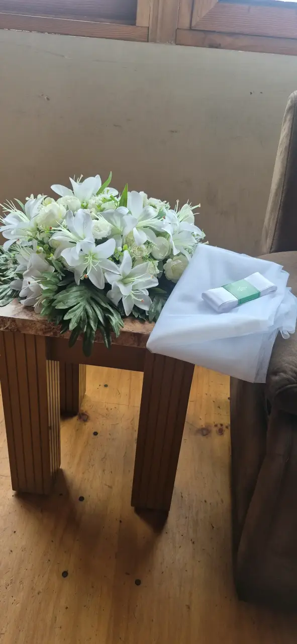 Arreglo floral blanco elegante - 2