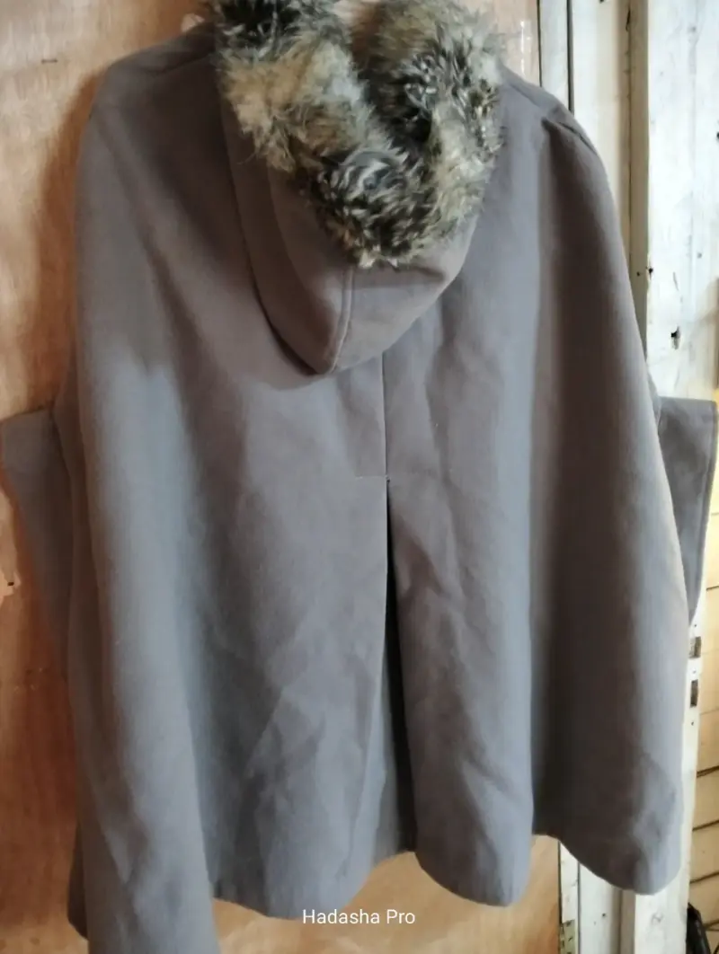 Tapado con cuello de pelaje - 2