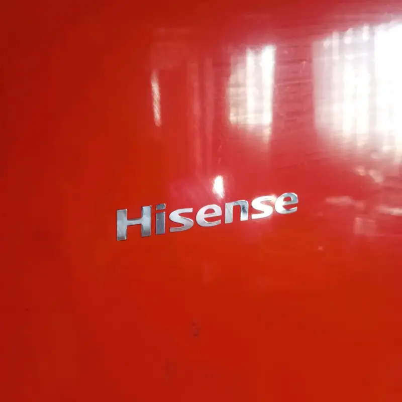 Refrigerador Hisense rojo - 1