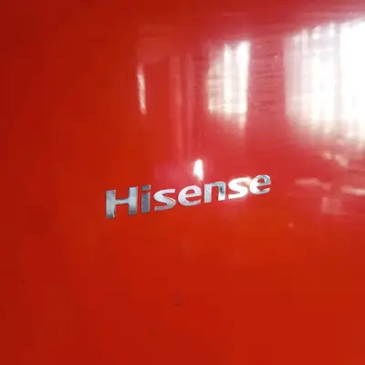 Refrigerador Hisense rojo - miniatura 1