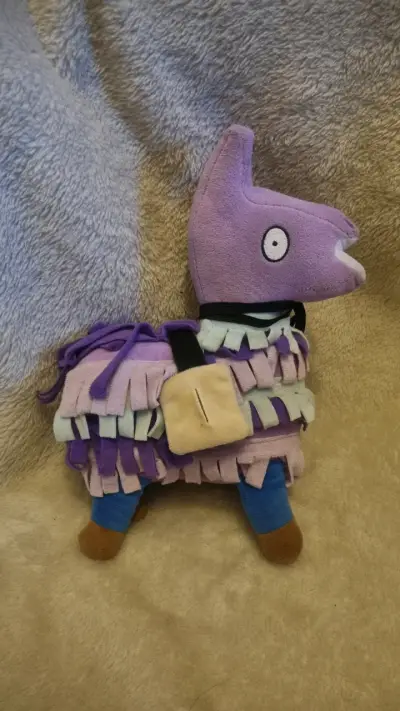 Peluche de Fornite (Llama de suministros) - miniatura 1