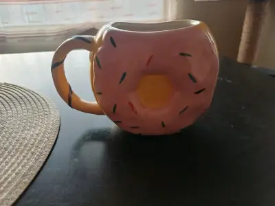Tazón amarillo de cerámica - miniatura 1
