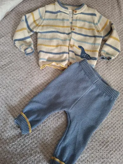 Lote de niño de 3 a 6 meses y parca 12 meses - miniatura 4