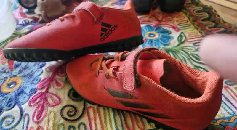 Zapatillas deportivas rojas Adidas - 1