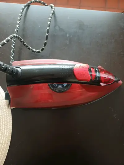 Plancha de vapor roja - miniatura 1