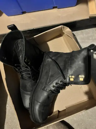 Botas de cuero negras - miniatura 5