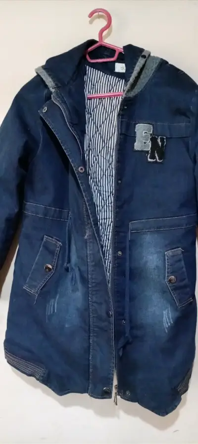 Abrigo denim con capucha - miniatura 3
