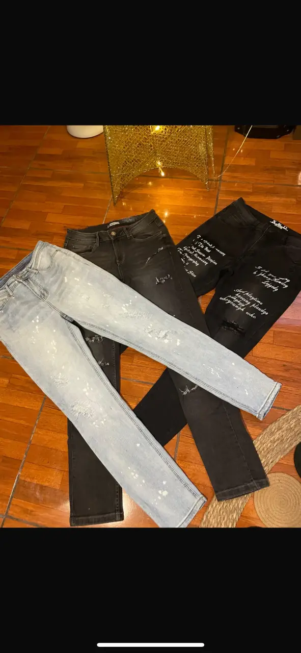 Jeans en tonos oscuros y claros - 1