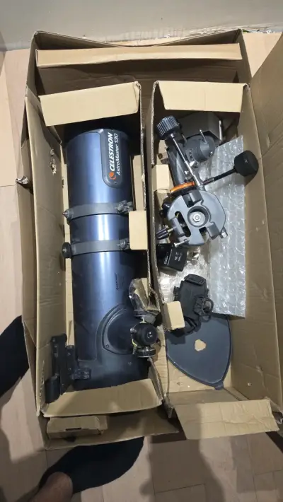 Telescopio Celestron AstroMaster - miniatura 1