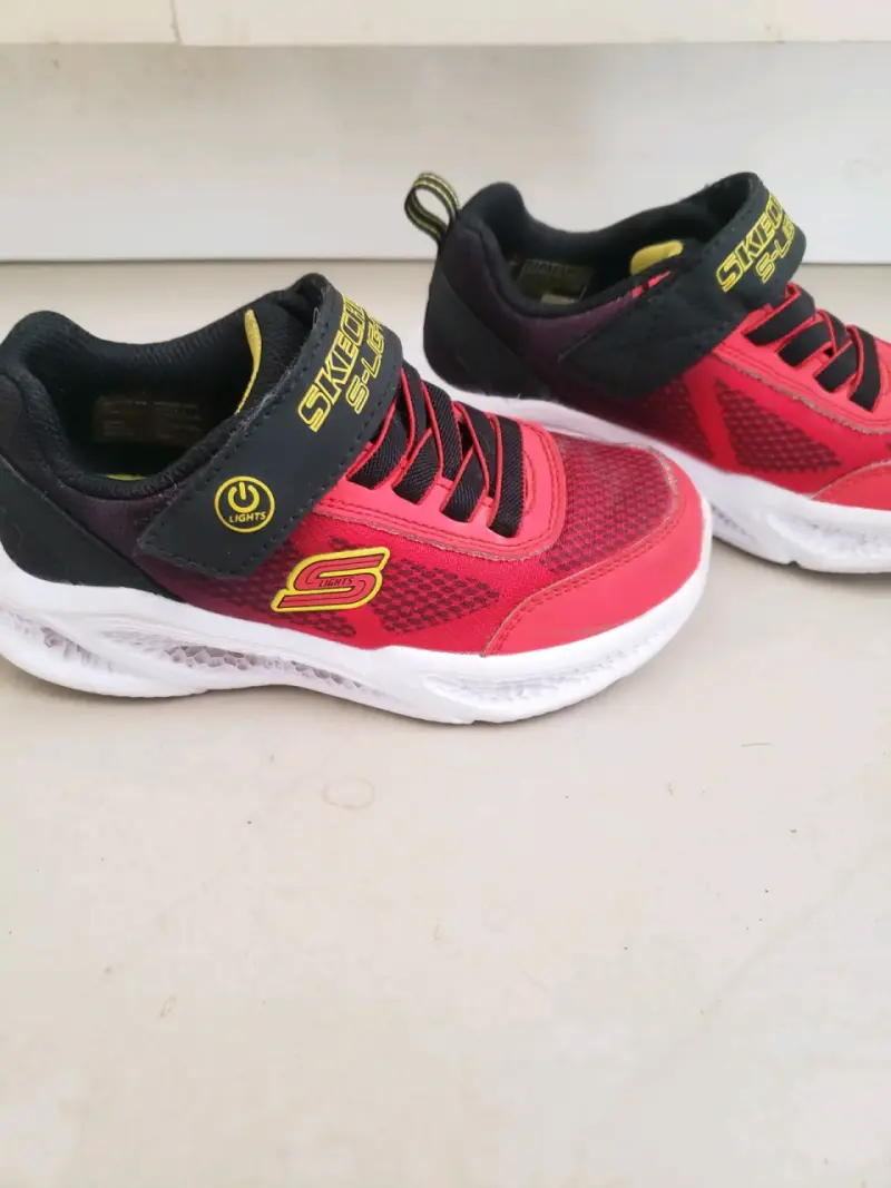 Zapatillas Skechers S-Lights rojas - 2