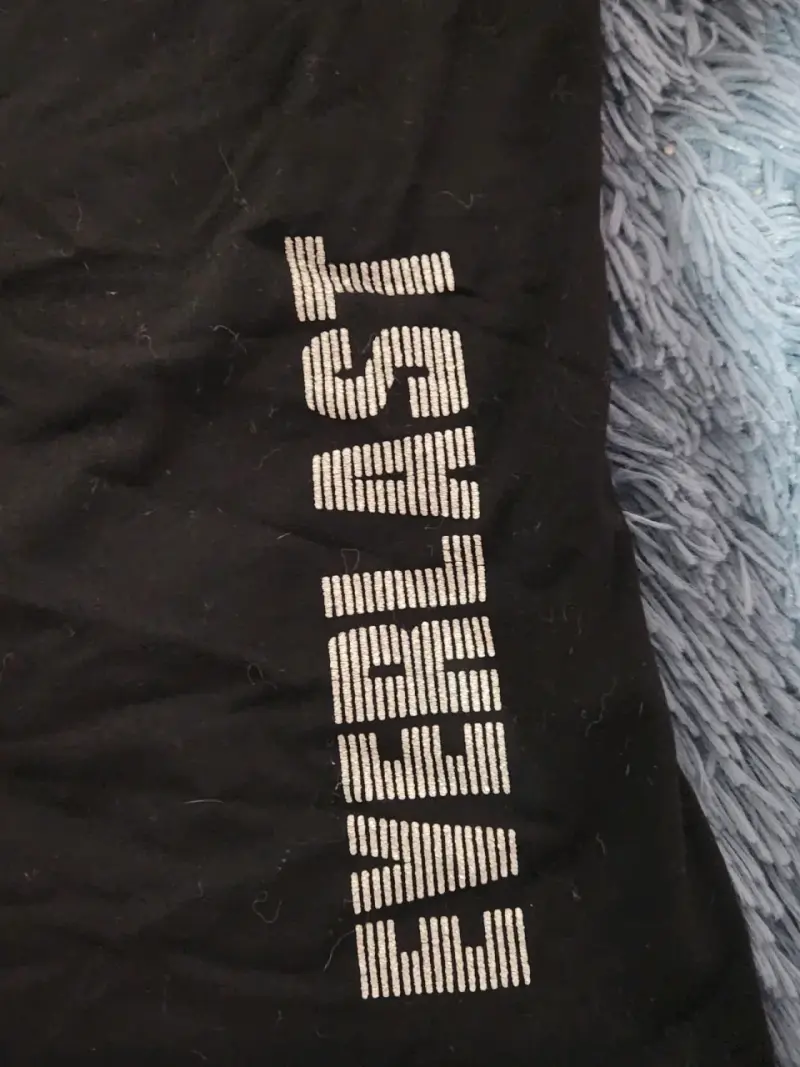 Polera negra Everlast deportiva - 4