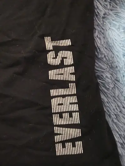 Polera negra Everlast deportiva - miniatura 4
