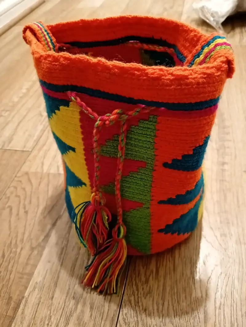 Toallas, mochila wayu,cuidado de piel,poleras homb - 4