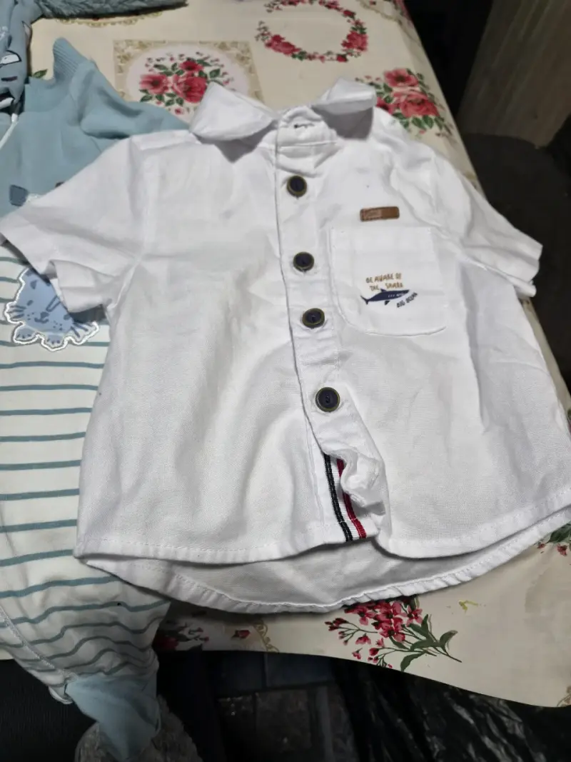 Ropa de bebé variada - 4