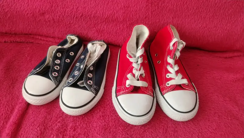 Zapatillas high top rojas y negras - 1