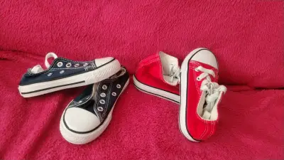 Zapatillas high top rojas y negras - miniatura 4