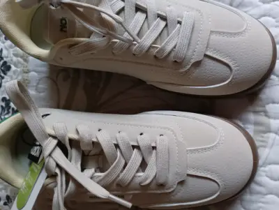 Zapatillas deportivas blancas y verdes - miniatura 2