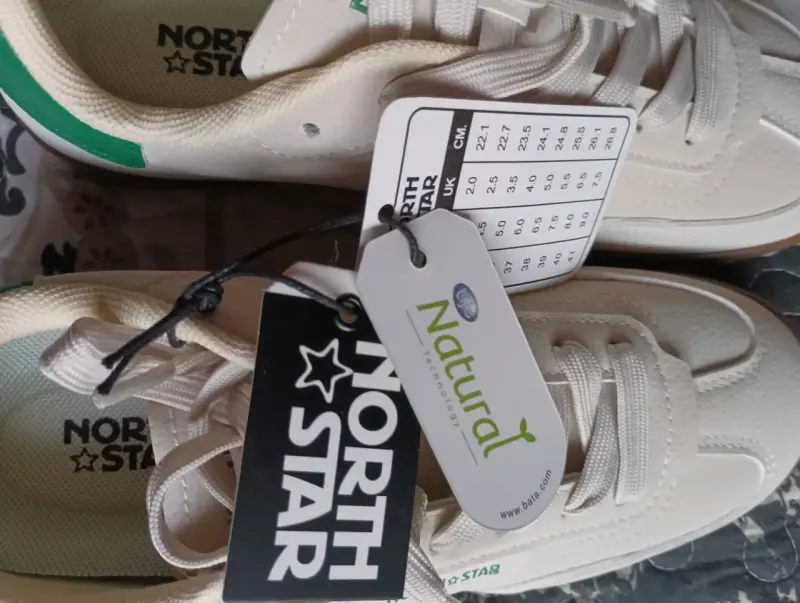 Zapatillas deportivas blancas y verdes - 4