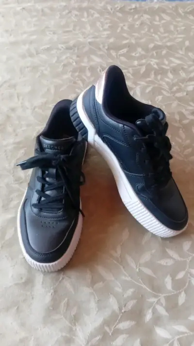 Zapatillas negras Skechers - miniatura 1