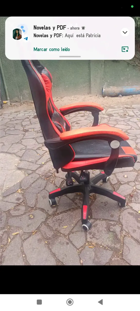 Silla gamer roja y negra - 4