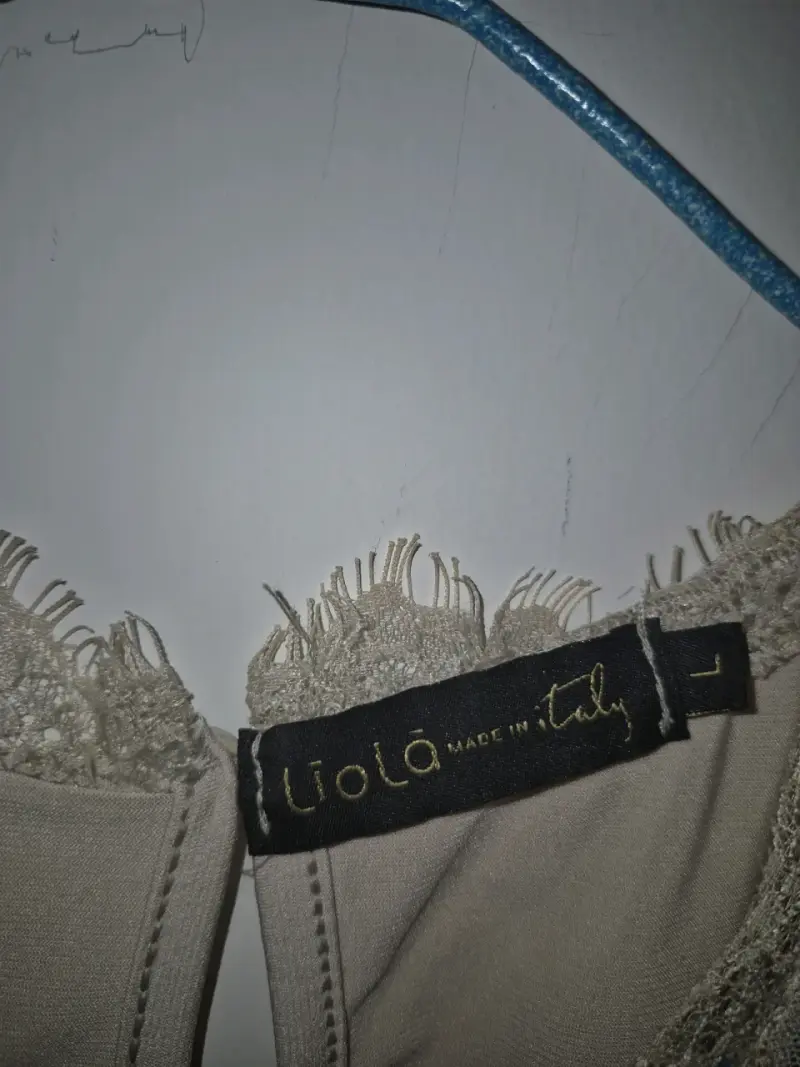 Blusa con lentejuelas plateadas - 2