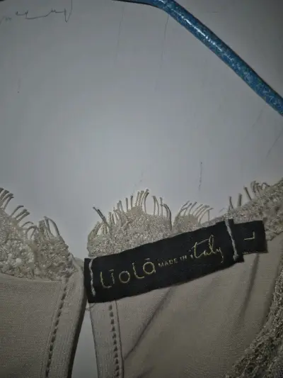 Blusa con lentejuelas plateadas - miniatura 2