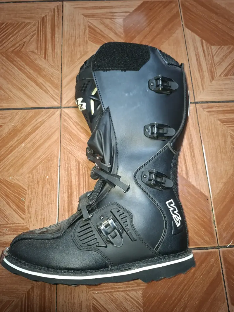 Botas moto wr 46 nuevas - 1