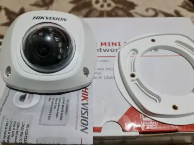 Cámara de seguridad Hikvision - miniatura 1