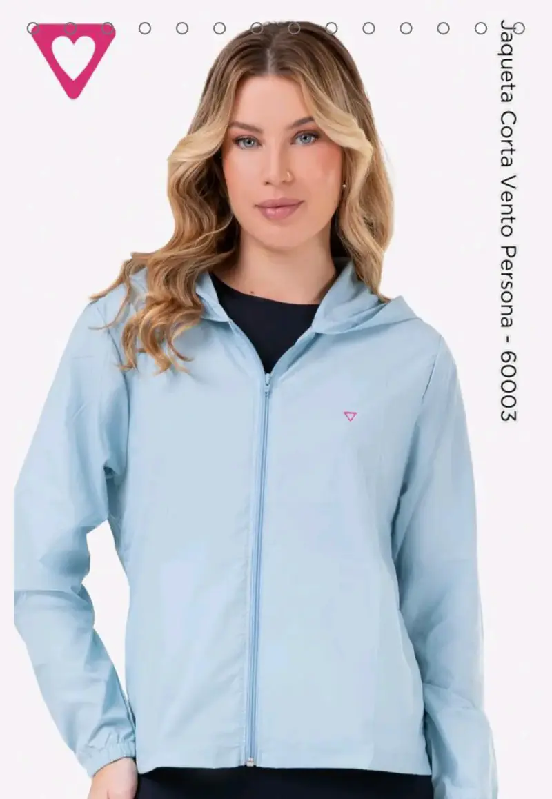 Chaqueta corta azul con capucha