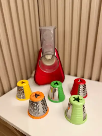 Rallador multifuncional con accesorios - miniatura 1