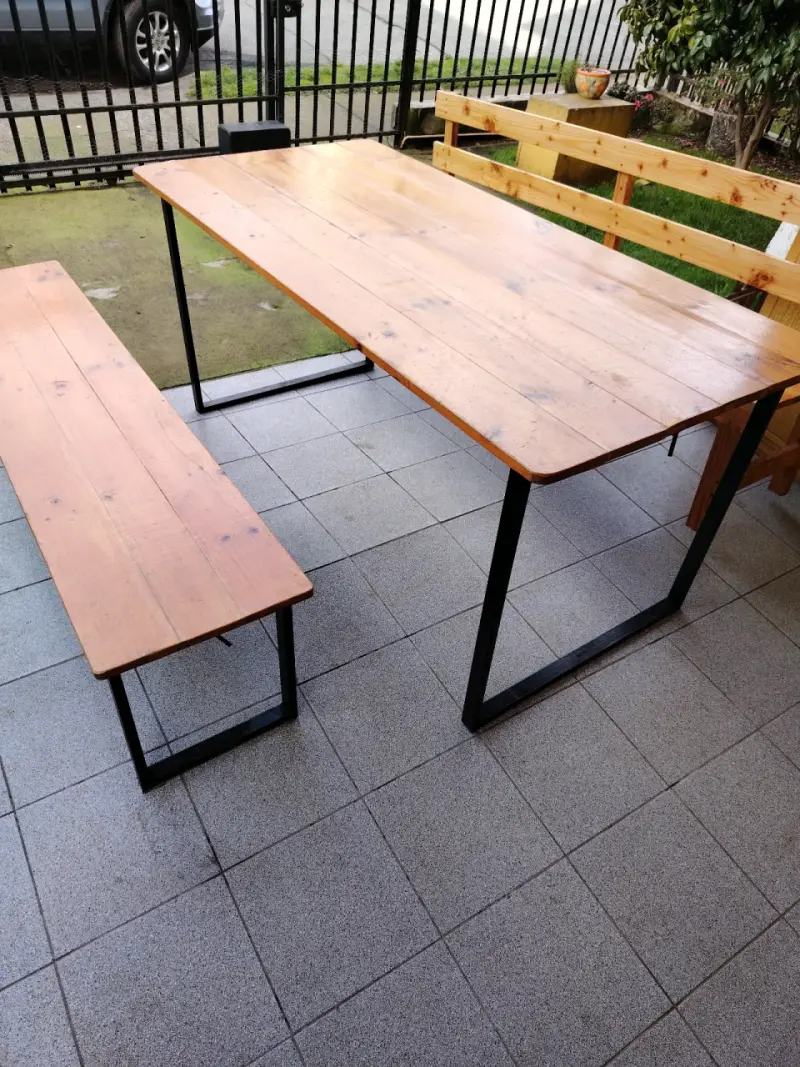 Conjunto de mesa y bancas de madera - 3