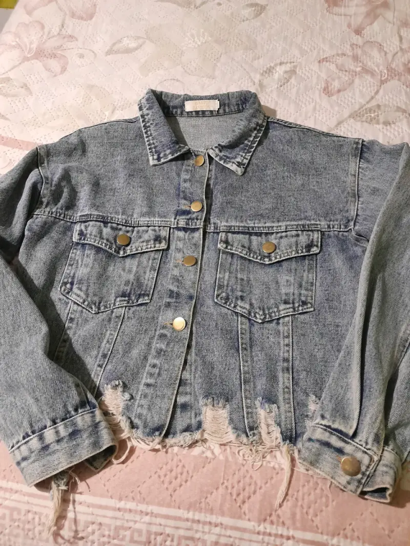 Chaqueta de mezclilla estilo desgastada - 2