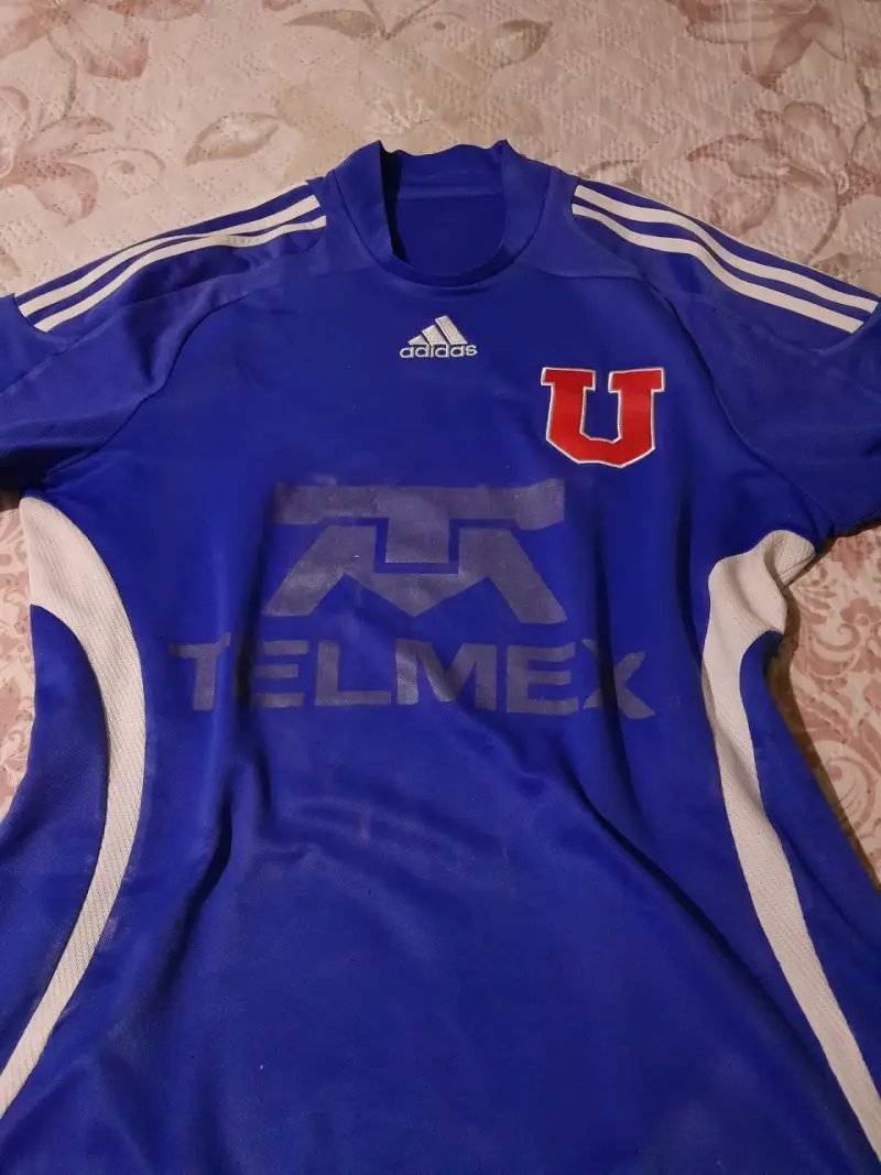 Camiseta Adidas azul U de Chile