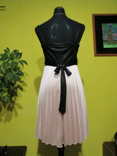 Vestido bicolor elegante - miniatura 2