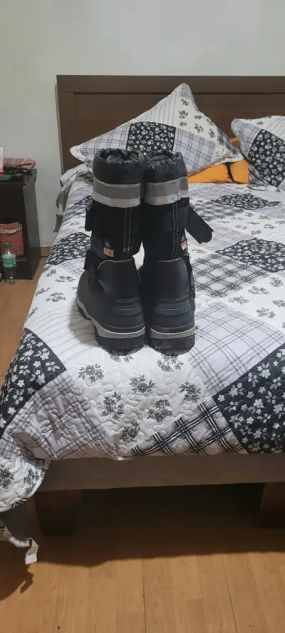 Botas de nieve negras - miniatura 2