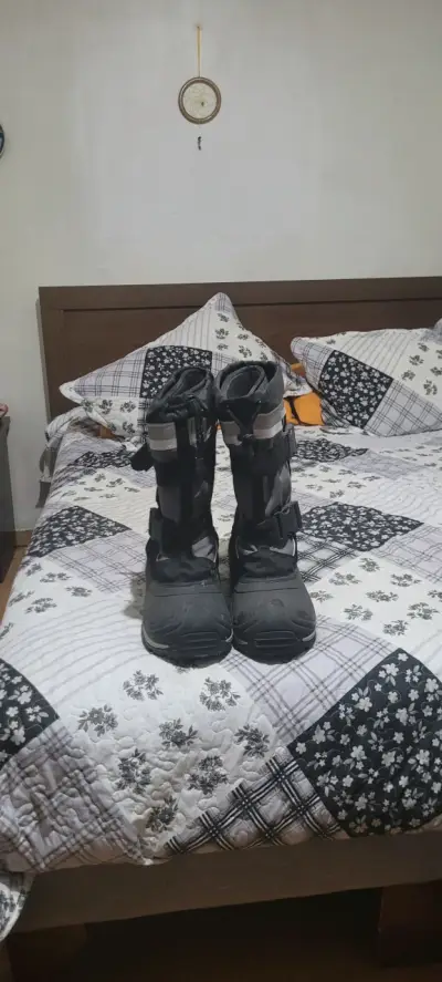 Botas de nieve negras - miniatura 3