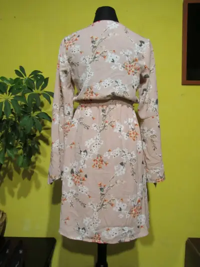 Vestido floral rosa manga larga - miniatura 2