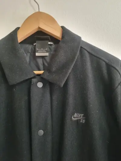 Chaqueta negra Nike SB - miniatura 3