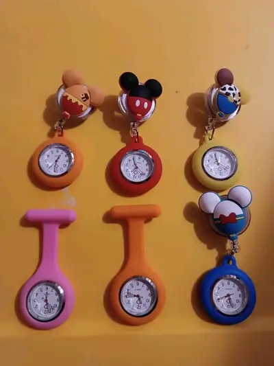 Set de relojes con personajes - miniatura 1