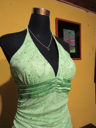 Vestido verde brillante - miniatura 3