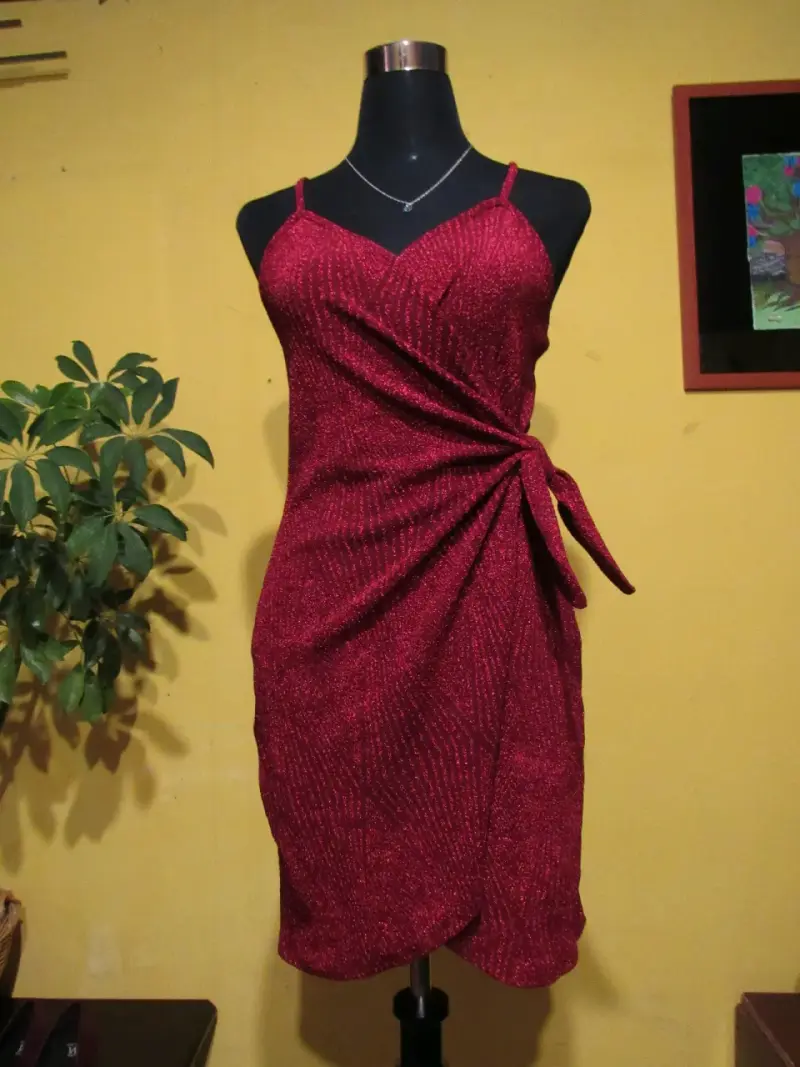 Vestido rojo brillante - 1