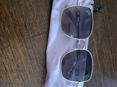 Gafas de sol cuadradas metalizadas - miniatura 1