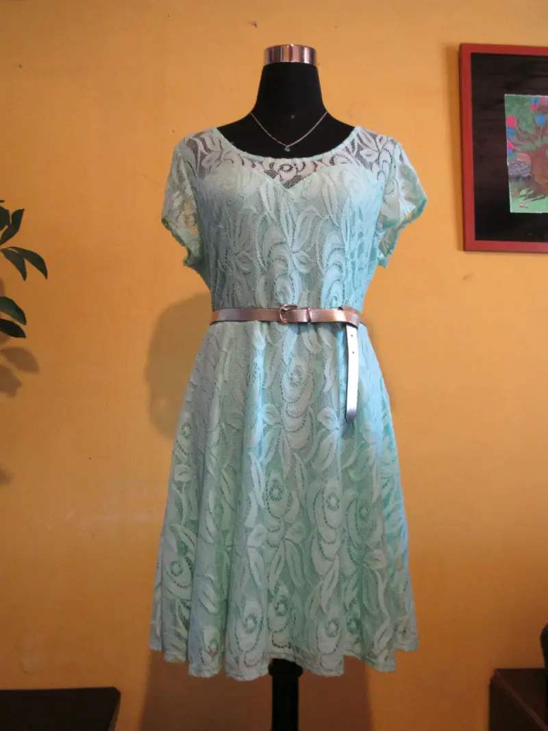 Vestido de encaje celeste - 1