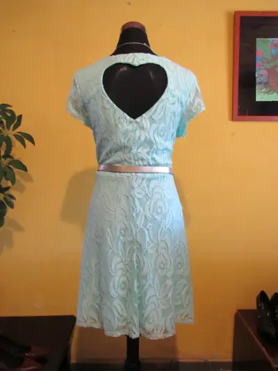 Vestido de encaje celeste - miniatura 2